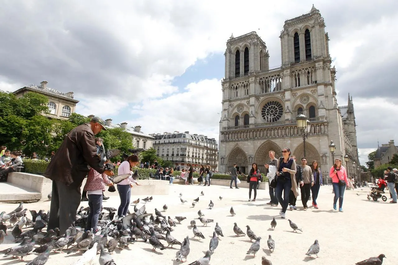 Отель Des Deux-iles - Notre-dame